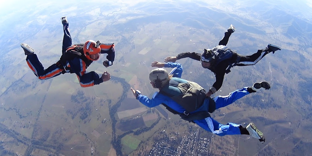 Spot yang BOLD Banget Buat Skydiving di Australia Nih Bro